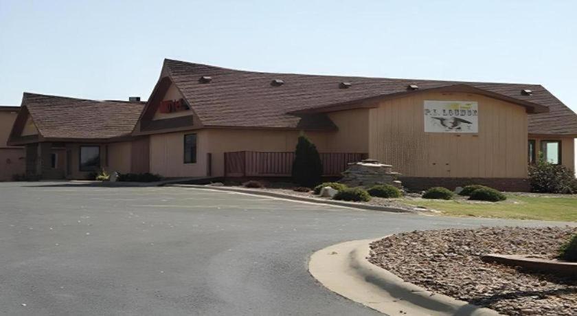 Days Inn By Wyndham West Branch Iowa City Area Exterior photo